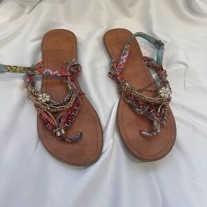 Very cute sandals, size 9